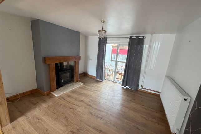 8, Arfryn, Ammanford photo 3
