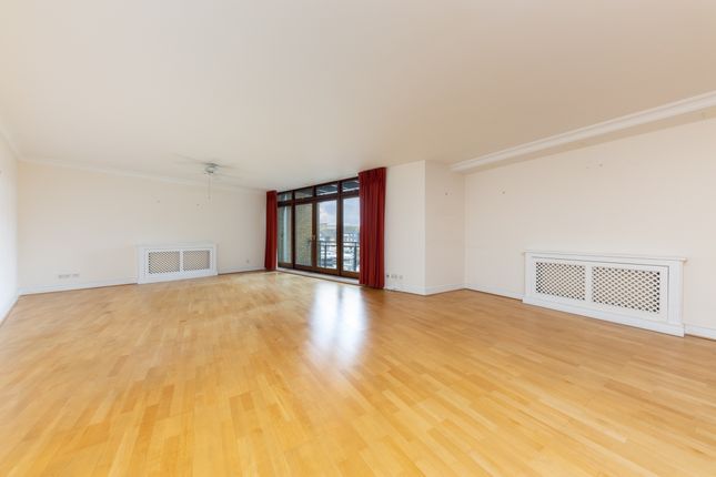 Thumbnail Flat to rent in Star Place, London