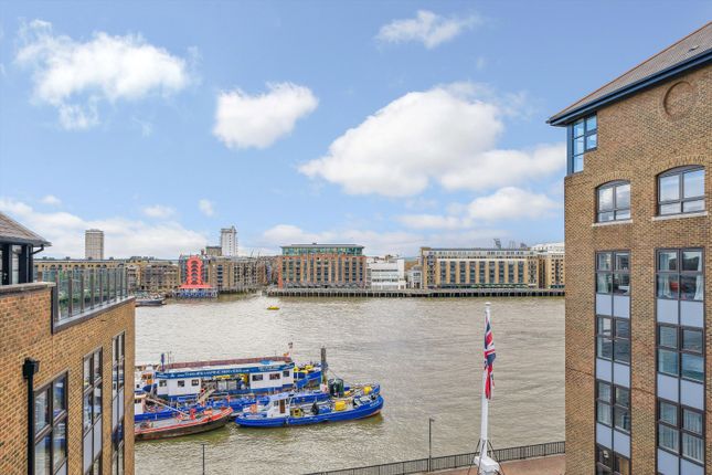 Flat to rent in Tower Bridge Wharf, St. Katharines Way, Wapping, London