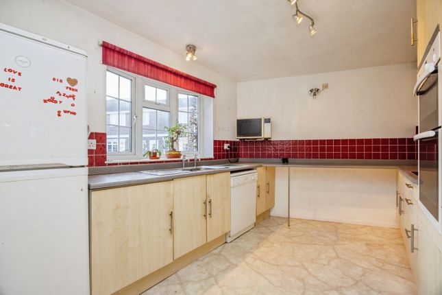5, Mews Court, Liskeard photo 2