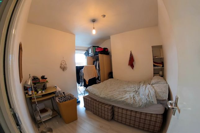 Flat to rent in Owens Park, Wilmslow Road, Fallowfield, Manchester