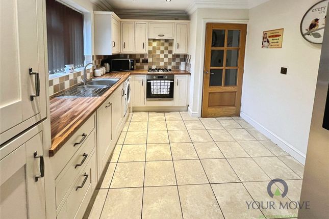 22, Coopers Bank Road, Brierley Hill photo 4