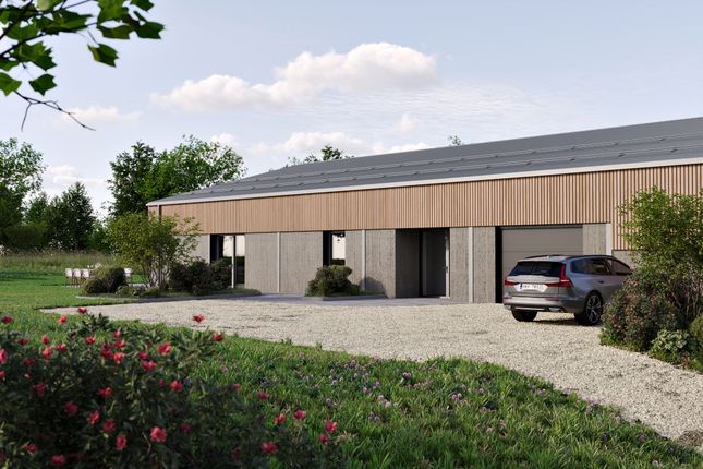 5 Bedroom House in GL7 7DZ