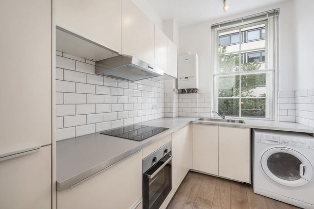 Flat to rent in Maple Street, Fitzrovia