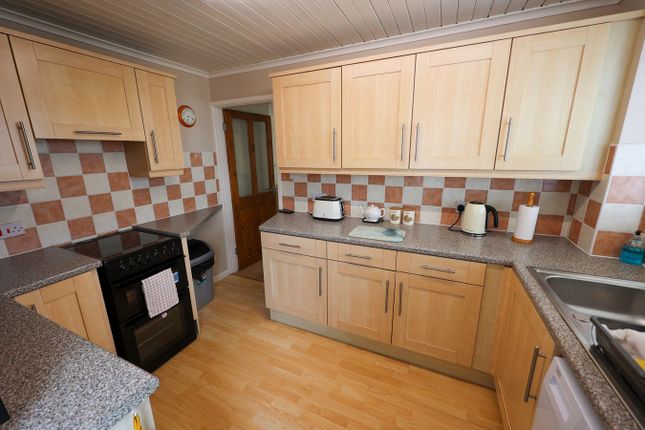 7, Carrickowel Crescent, St Austell photo 4