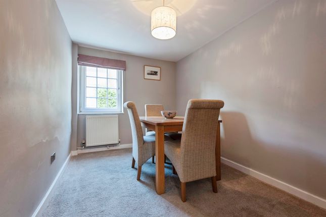 133, High Street, Royston photo 4