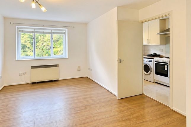 22, Wedgewood Road, Hertfordshire photo 3