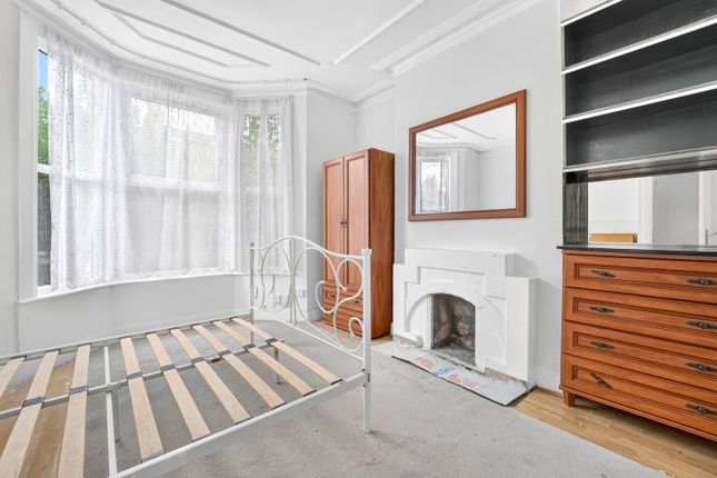 Flat A, 24, Gloucester Road, London photo 4