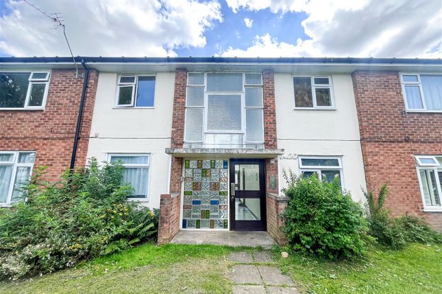 Thumbnail Flat for sale in Oakham Way, Solihull