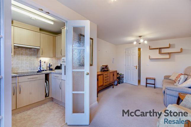 21 Brooklands Court, Tamworth Road, Nottingham photo 3