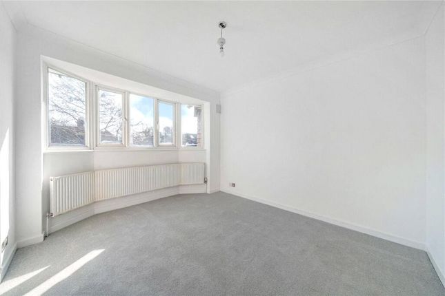 190, Lincoln Avenue, Twickenham photo 3