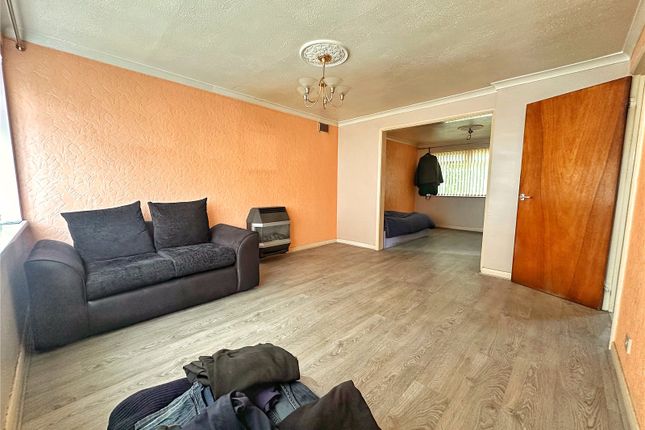13, Boarshaw Crescent, Manchester photo 3