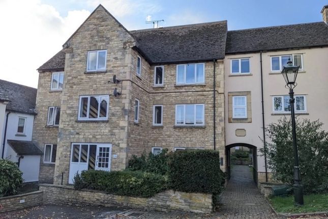 Thumbnail Flat to rent in Warrenne Keep, Stamford, Lincolnshire