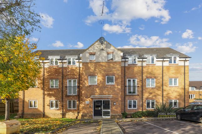 Thumbnail Flat to rent in Chaucer Grove, Borehamwood