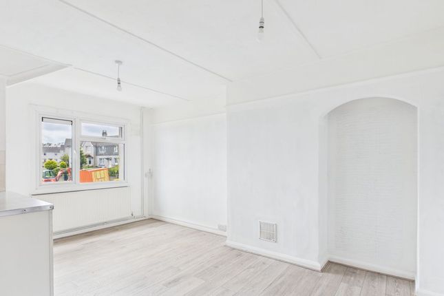 1B, Chywoone Crescent, Penzance photo 4