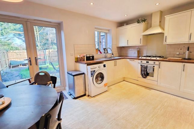 18, Pell Close, Sleaford photo 3