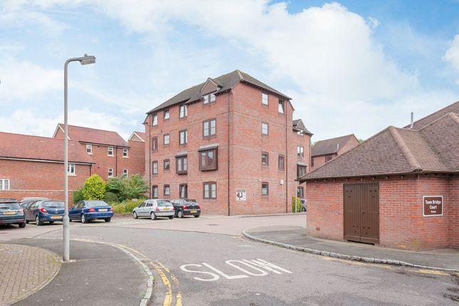 1-bed flat on 14 Town Bridge Court, Chesham, £50,000