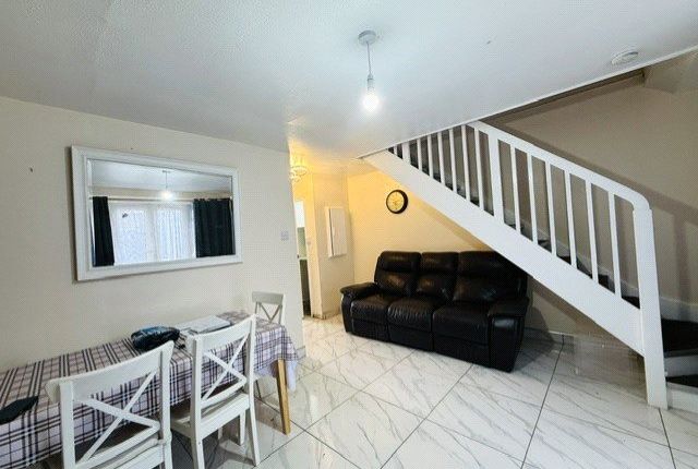 1, Pemerich Close, Hayes photo 3