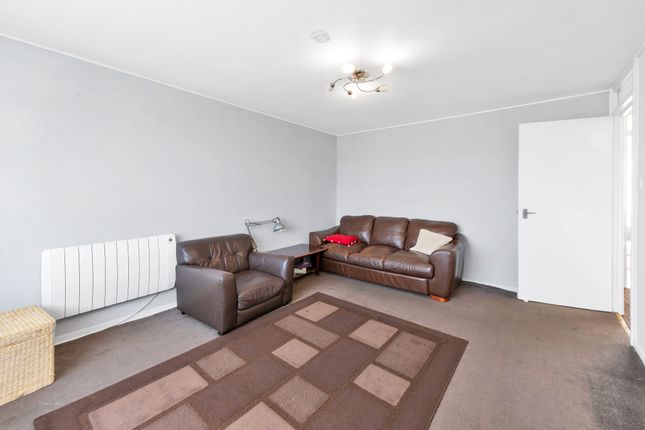 44 Tennyson Court Tennyson Close, Royston photo 2