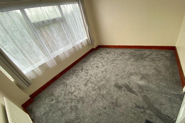61, Telford Way, Thurnby photo 4