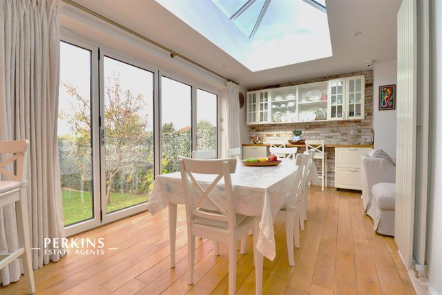 25, Alverstone Road, Wembley photo 2