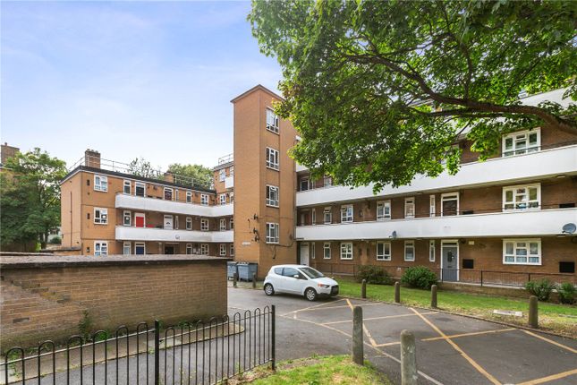 Flat to rent in Wray House, 17 Streatham Hill, London