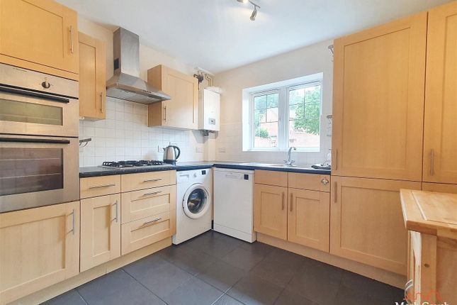 19, Chandler Way, Dorking photo 5