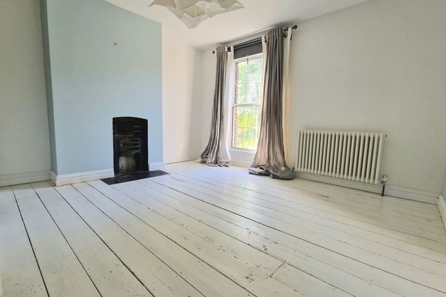 31 Guildford Road, Farnham photo 4