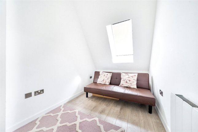 MTVH OR - 803 West Terrace,, Six Hills House, Kings Road, Hertfordshire photo 5