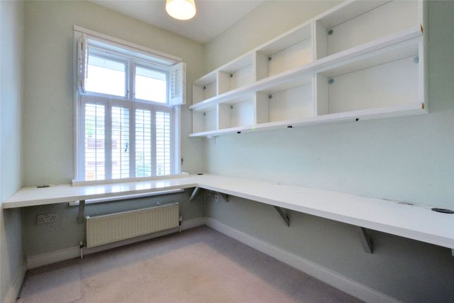 Flat to rent in Wantage Road, Lee, London