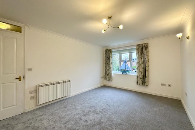 33 Queenswood House, Eastfield Road, Brentwood photo 3