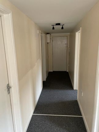 Flat to rent in Milliners Way, Luton