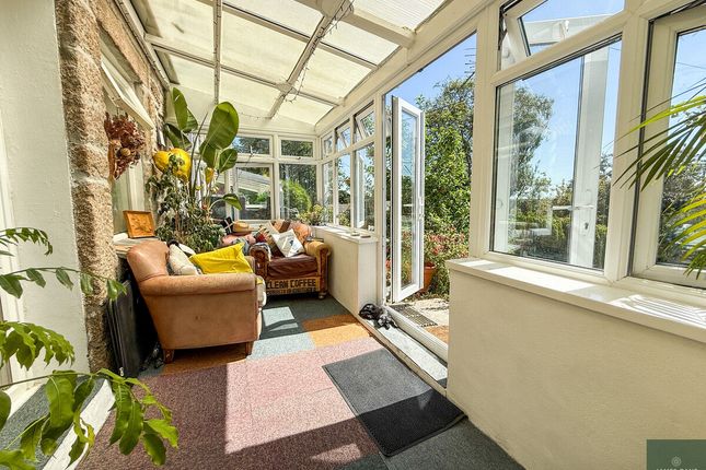 3, Foxes Row, Redruth photo 4