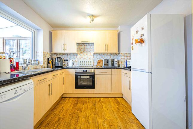 12, Hornbeam Close, Central Bedfordshire photo 2