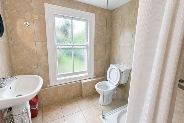 56 Trafalgar Avenue, London photo 5