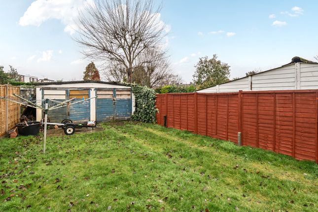 21, Grange Road, New Haw photo 4
