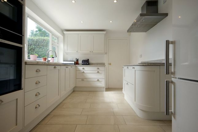 19, Durrant Way, Lymington photo 3