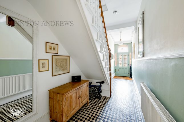 16, Montague Road, London photo 4