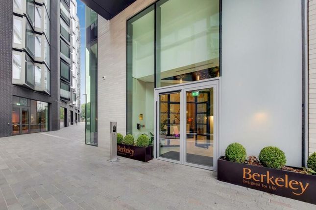 Flat for sale in Apartment 270, Carrara Tower, 1 Bollinder Place, London