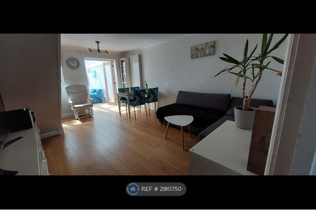 St Clements Close, Lower Earley, Reading photo 5