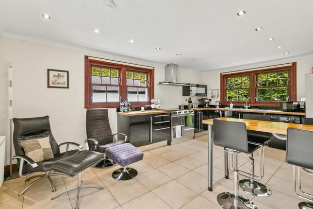 8, Glendinning Place, Glasgow photo 4