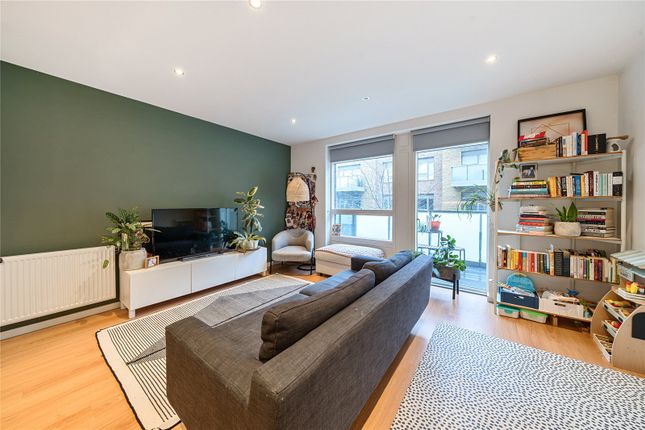 Thumbnail Flat for sale in Matcham Court, Hornsey