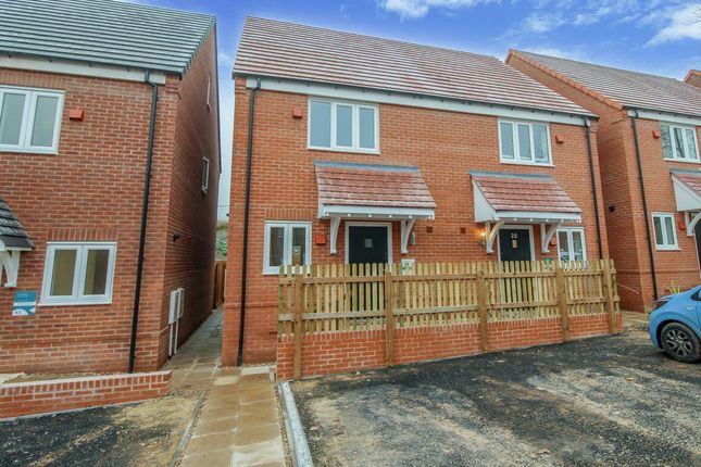 Thumbnail Semi-detached house to rent in Nicholson Close, Redhill, Nottingham