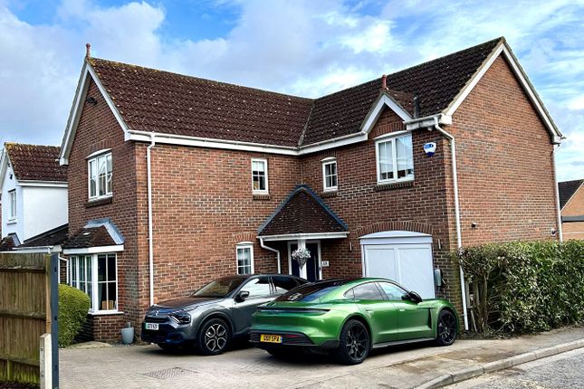 Thumbnail Detached house for sale in Hobby Horse Close, West Cheshunt