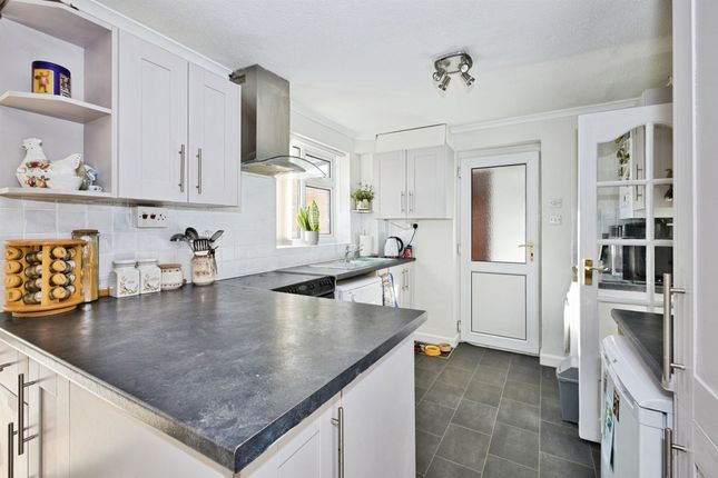15, Seaborough View, Crewkerne photo 4