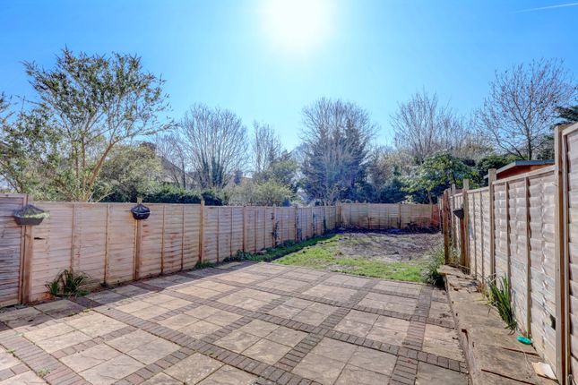 3, Underwood Road, Buckinghamshire photo 4