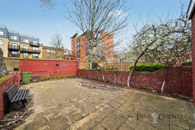 18, Dunster Gardens, London photo 4
