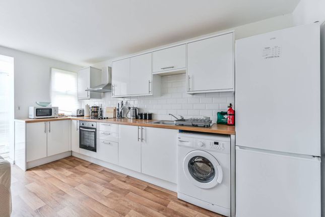 Terraced house to rent in Kenchester Close, Vauxhall, London