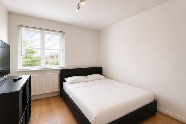 12, Copperfield Drive, London photo 4