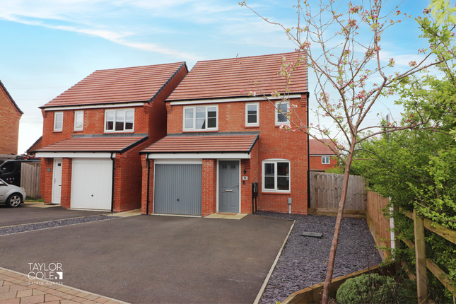 Detached house for sale in Shearer Close, Tamworth